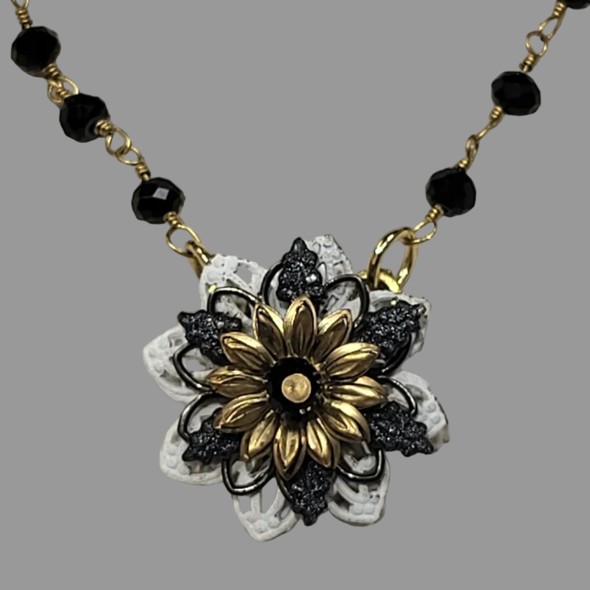 Frida Pendant: Black and White