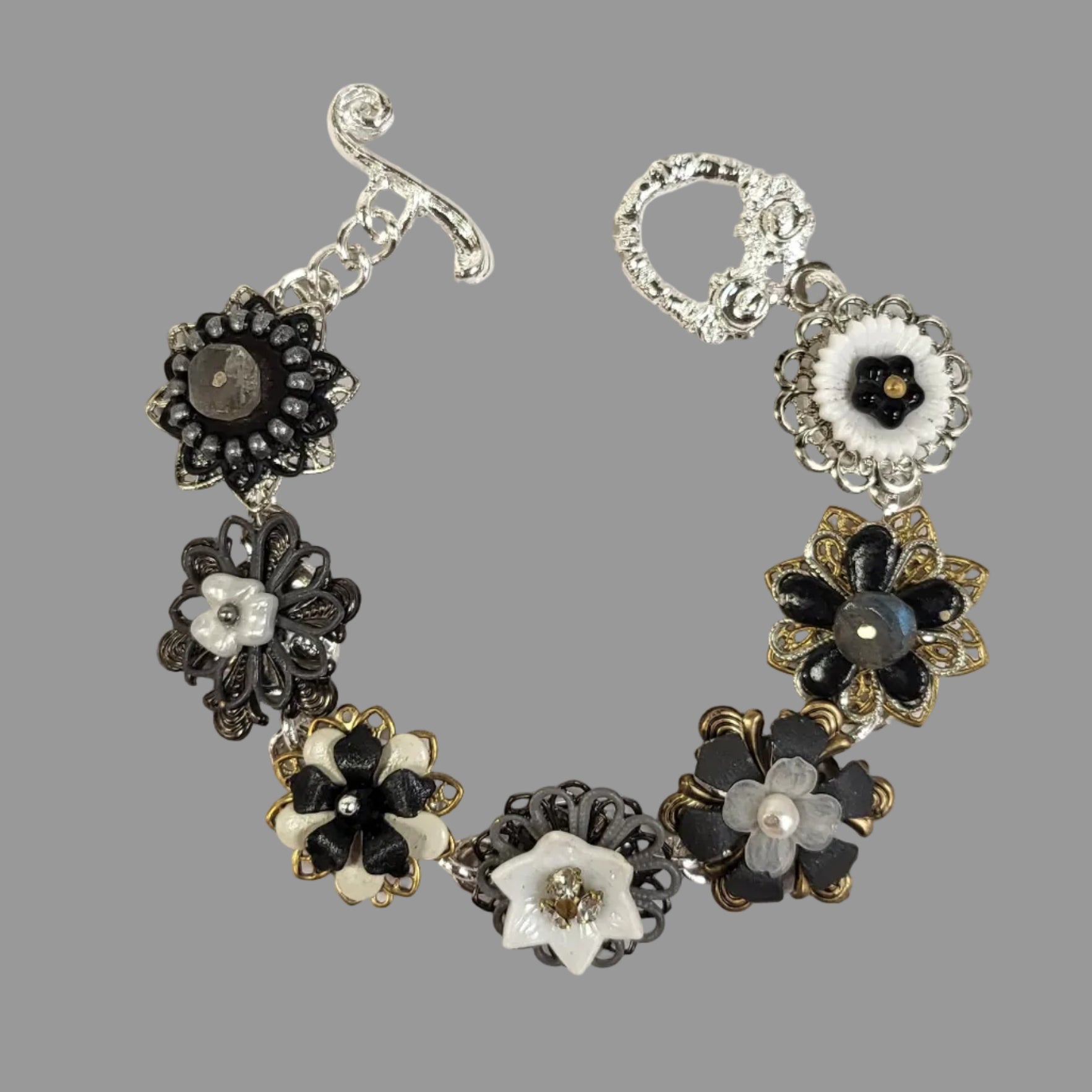 Black/White link bracelet