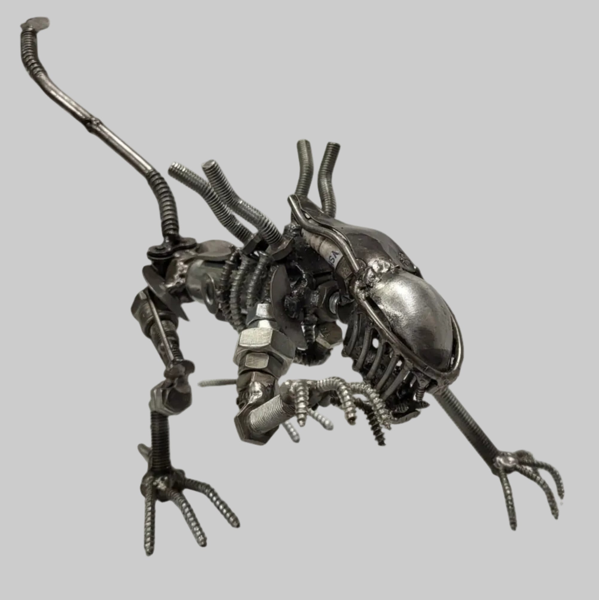 Pouncing alien