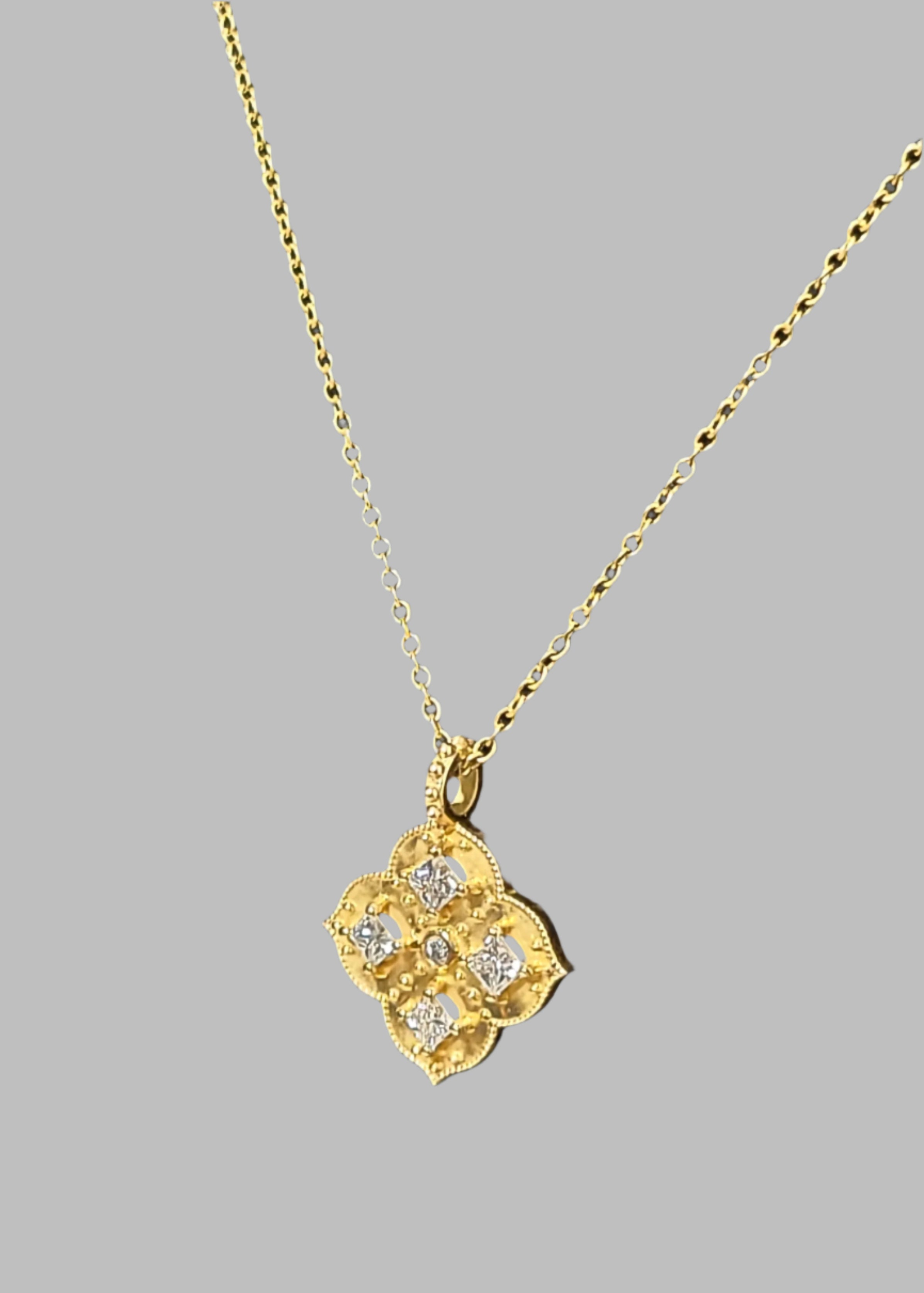 "Muse" Gold and diamond necklace