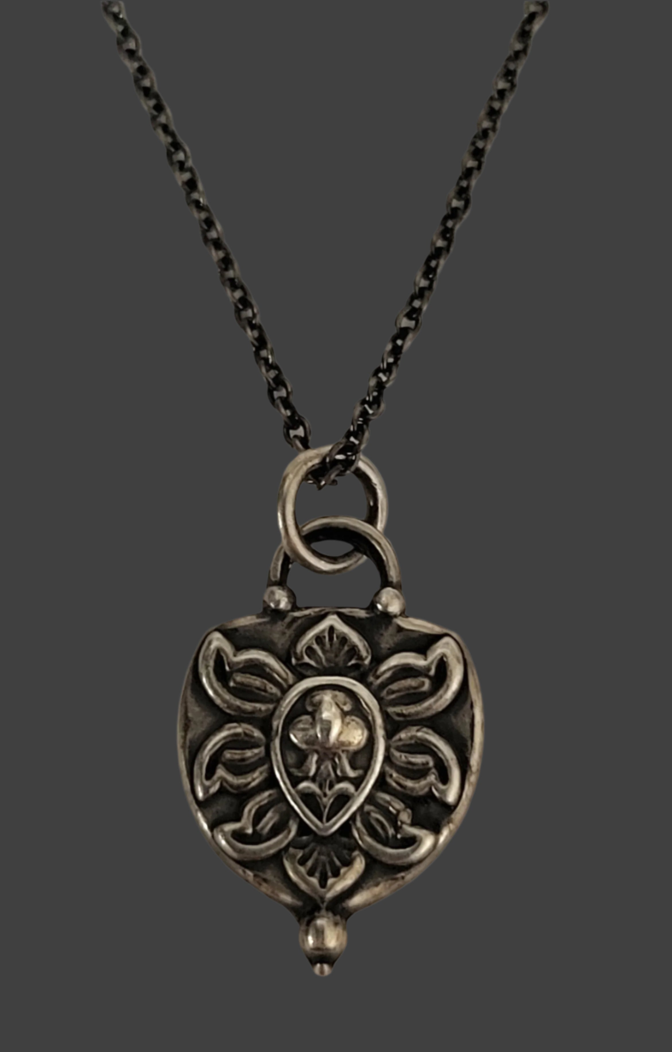 "Prana" pendant