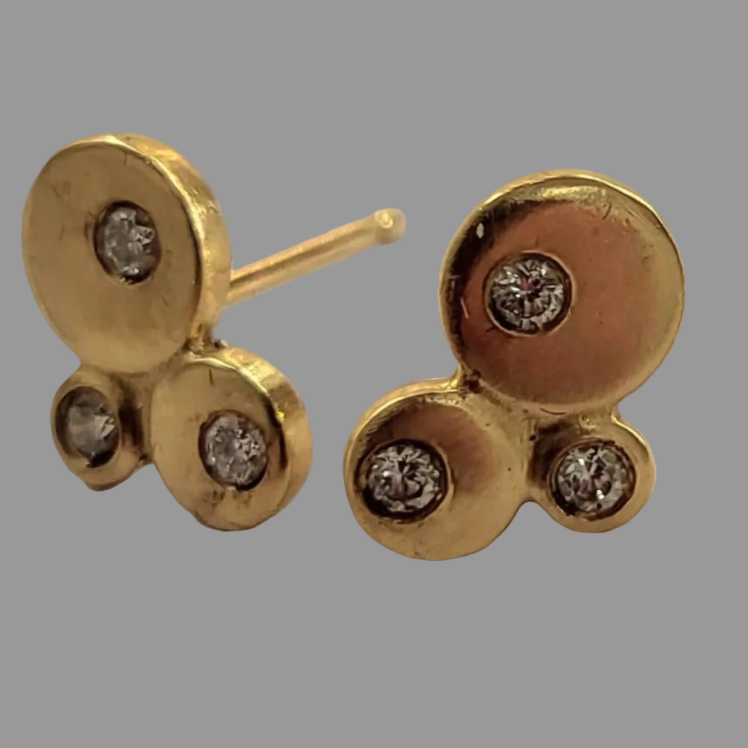 Gold cluster bubble earrings